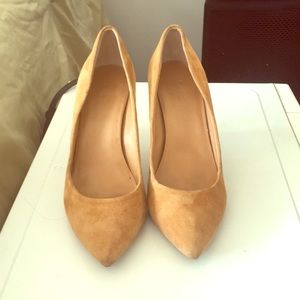 JCrew 👠 sued size 8